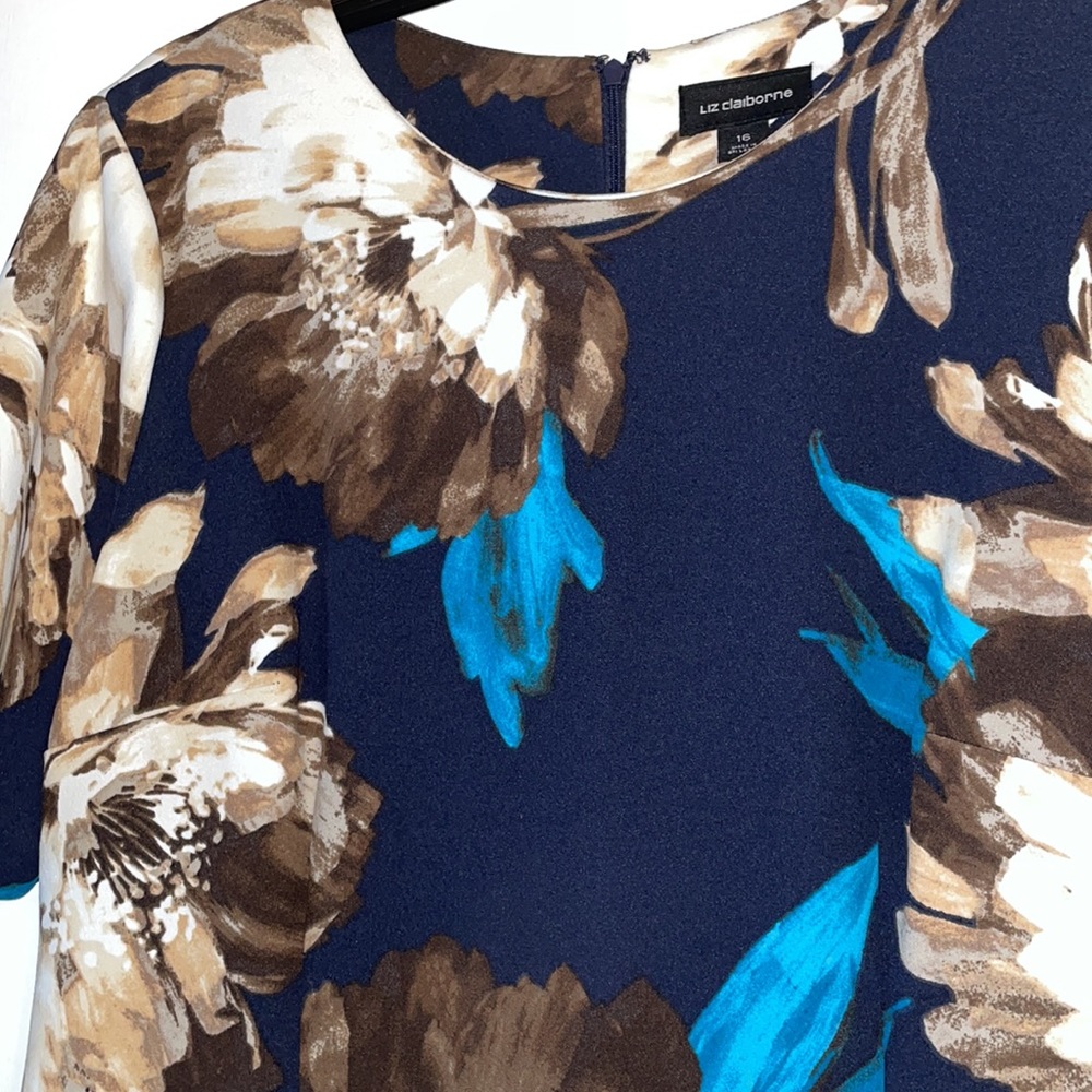 Dress - Picture 3 of 4
